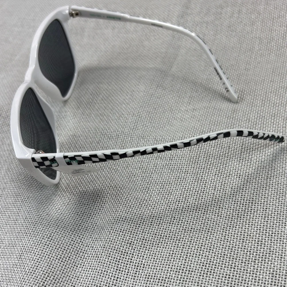 Arnette Womens Fashion Square Rectangle Sunglasses
